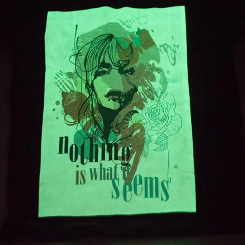 Papel de camiseta luminoso y oscuro para inyecci&oacute;n de tinta