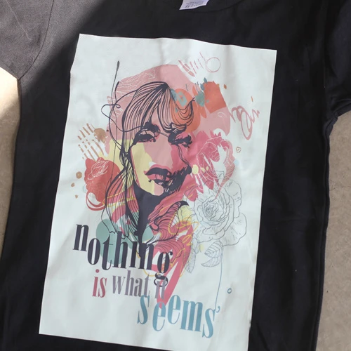 Papel de camiseta luminoso y oscuro para inyecci&oacute;n de tinta