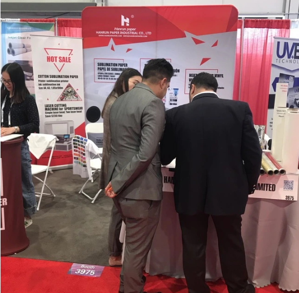 Hanrun Paper en la revisión del primer día de SGIA Las Vegas