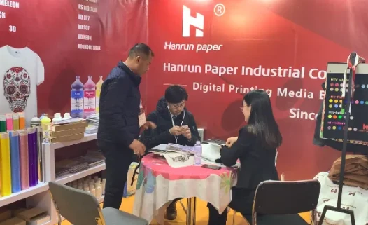ShanghaiTex: una feria glamorosa de la industria textil china