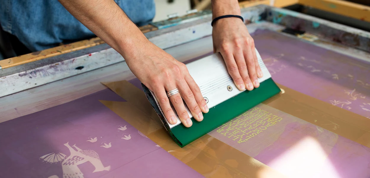 ¿Cómo elegir la solución adecuada para la decoración de prendas?